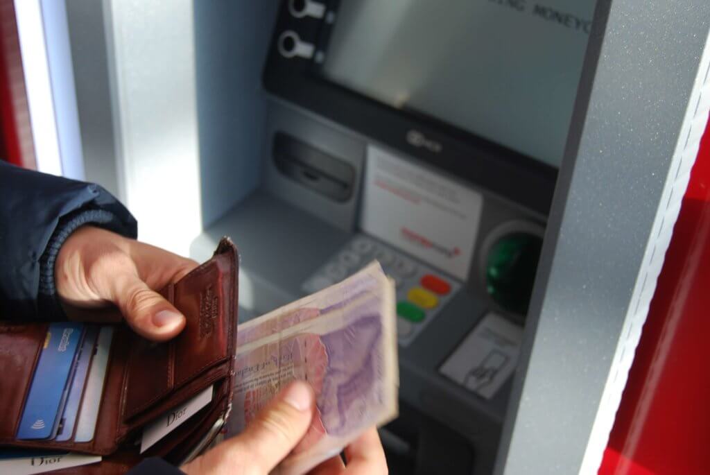 Spare – Access to cash with a mobile ATM network